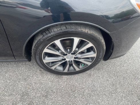 Used 2018 Hyundai Elantra GT FWD image 28