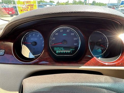 Used 2008 Buick Lucerne CXS FWD image 21