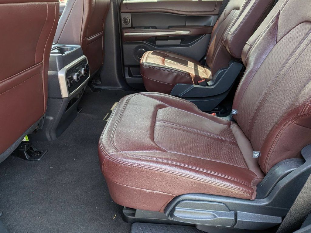 Used 2023 Ford Expedition Limited AWD/4WD image 27
