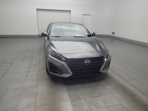 Used 2023 Nissan Altima 2.5 SV w/ SV Premium Package FWD image 14