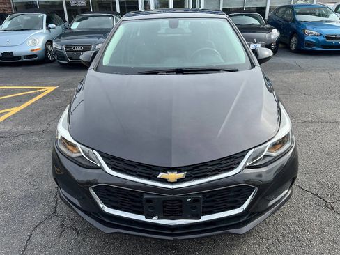 Used 2017 Chevrolet Cruze LT image 5