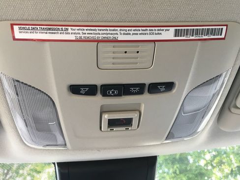 Used 2021 Toyota Corolla LE FWD image 14