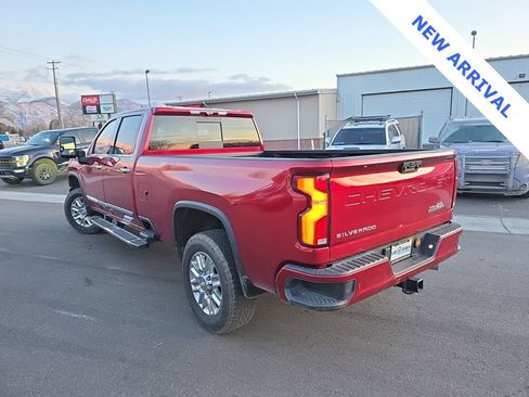 Used 2025 Chevrolet Silverado 2500 High Country w/ Technology Package image 3