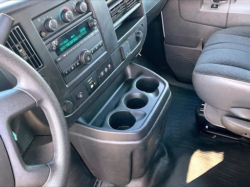 Used 2024 GMC Savana 2500 w/ Driver Convenience Package image 15
