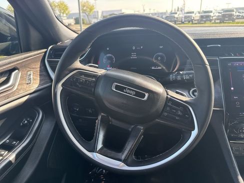 Used 2024 Jeep Grand Cherokee L Limited w/ Luxury Tech Group II image 21