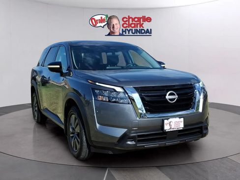 Used 2024 Nissan Pathfinder S AWD/4WD image 8