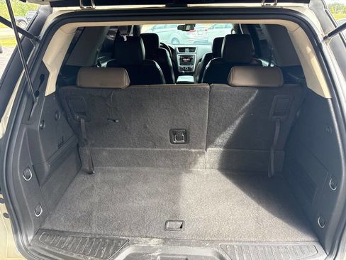 Used 2014 GMC Acadia SLT image 16