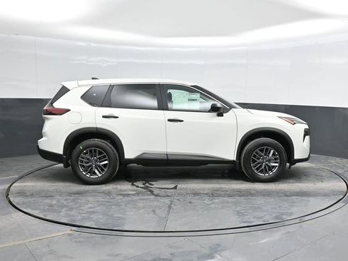 New 2026 Nissan Rogue S image 3