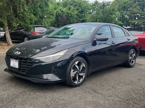 Used 2023 Hyundai Elantra SEL w/ Convenience Package FWD image 3