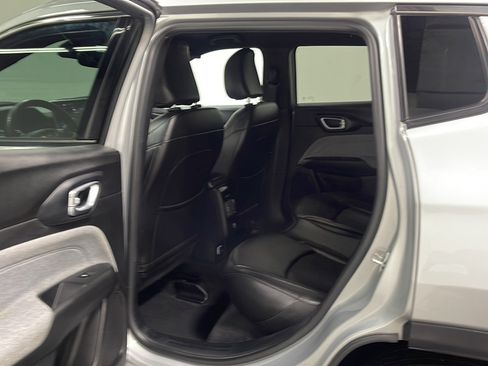 Used 2024 Jeep Compass Latitude AWD/4WD image 14