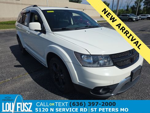Used 2019 Dodge Journey Crossroad FWD image 1