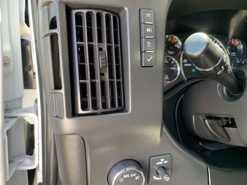 Used 2024 Chevrolet Express 2500 w/ Driver Convenience Package RWD image 21
