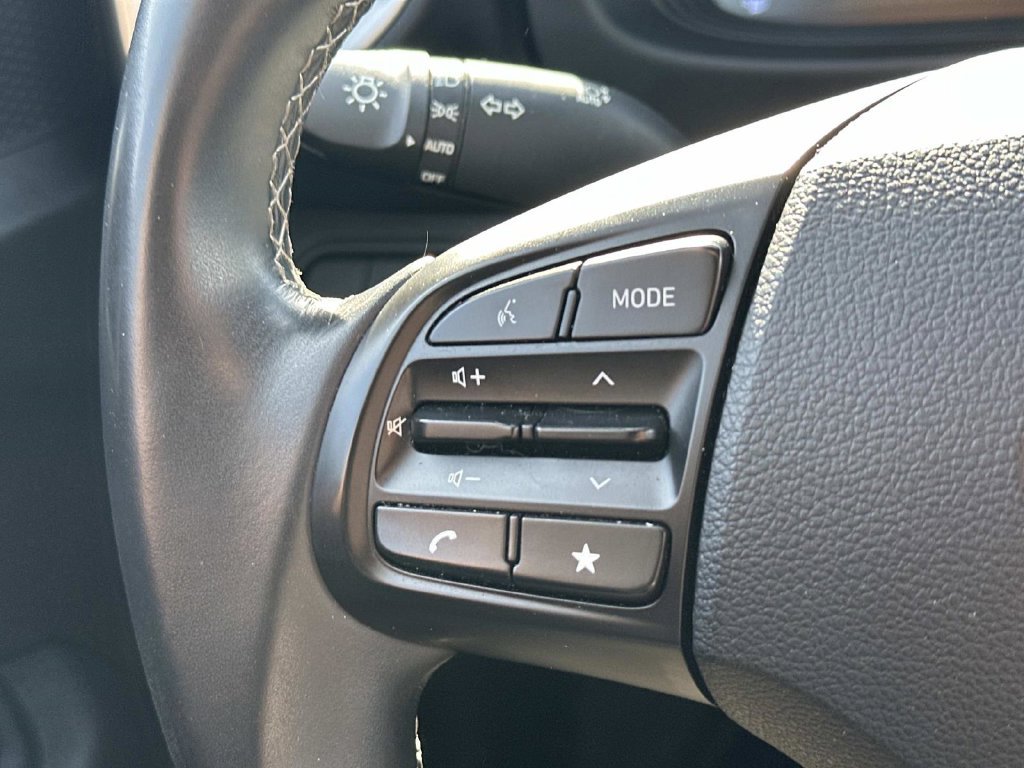Used 2025 Hyundai Venue SEL FWD image 22