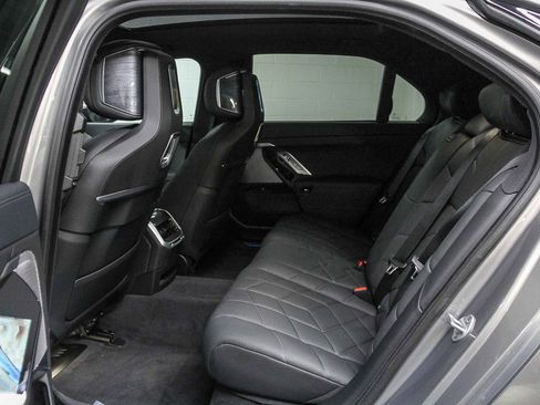 New 2025 BMW i7 eDrive50 w/ M Sport Package image 17