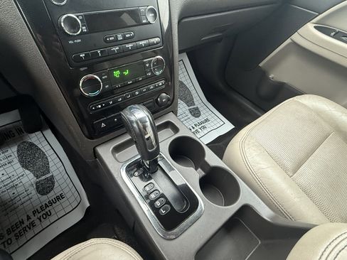 Used 2008 Ford Taurus X SEL image 20