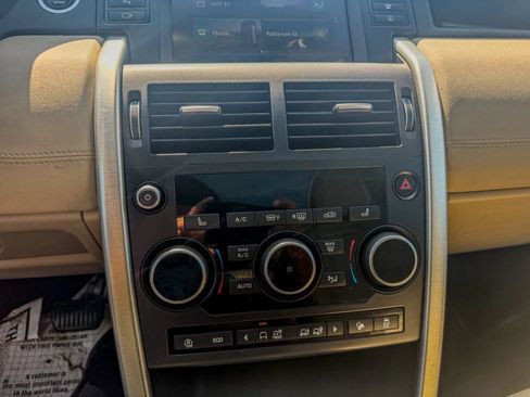 Used 2019 Land Rover Discovery Sport HSE AWD/4WD image 22