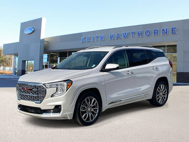 Used 2024 GMC Terrain Denali AWD/4WD image 3