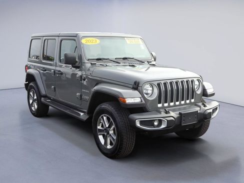 Used 2023 Jeep Wrangler Sahara w/ Cold Weather Group image 8