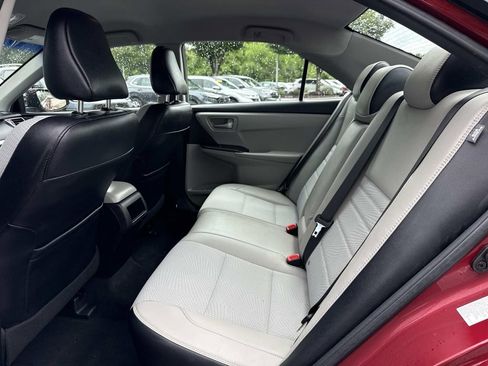 Used 2017 Toyota Camry SE FWD image 17