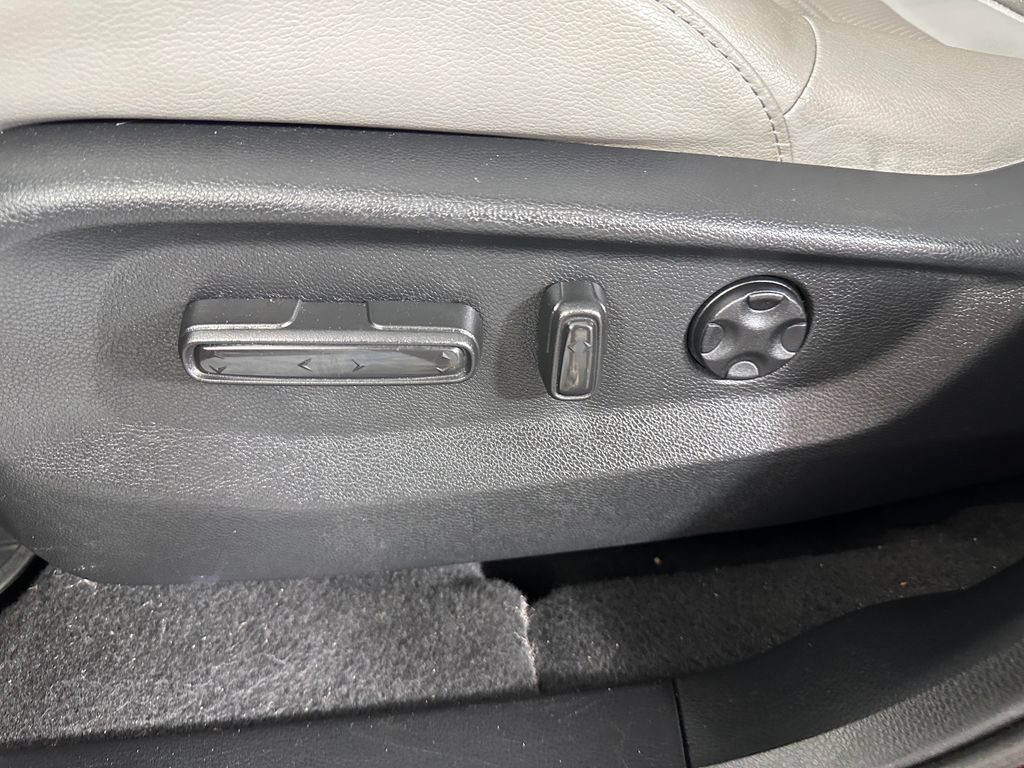 Used 2018 Honda CR-V EX-L image 18