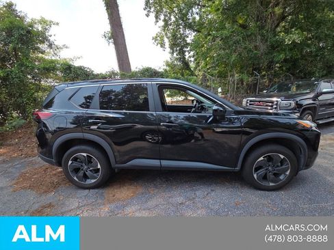 Used 2024 Nissan Rogue SV AWD/4WD image 7