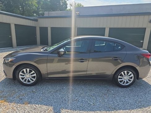 Used 2015 MAZDA MAZDA3 i Sport FWD image 2