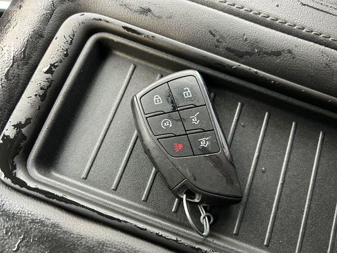 Used 2024 Chevrolet Tahoe LT w/ Luxury Package image 33