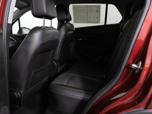 Used 2019 Chevrolet Trax LT w/ LT Convenience Package image 35