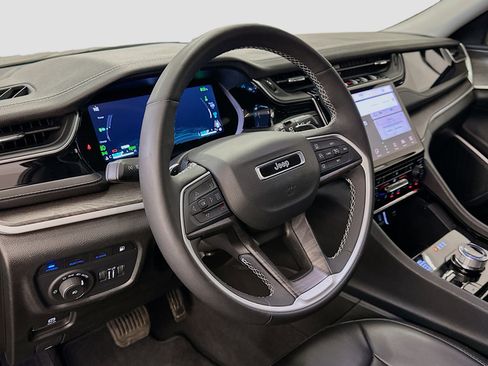 Used 2023 Jeep Grand Cherokee 4WD 4xe image 18