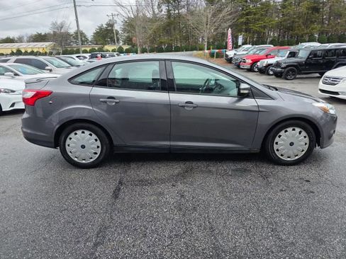 Used 2013 Ford Focus SE w/ Super Fuel Economy (SFE) Pkg image 4