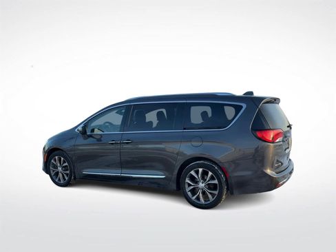 Used 2018 Chrysler Pacifica Limited w/ Tire & Wheel Group image 6