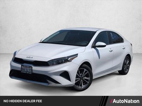 Used 2023 Kia Forte LXS w/ LXS Technology Package FWD image 1