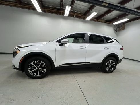 Used 2023 Kia Sportage EX image 5