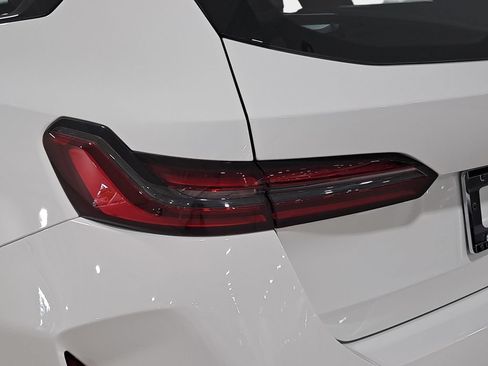New 2027 BMW M5 Touring AWD/4WD image 22