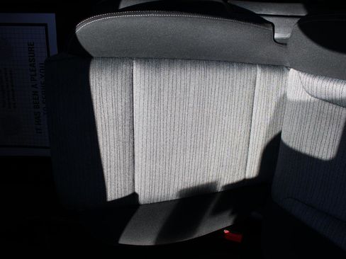 Used 2021 Nissan Rogue SV image 14