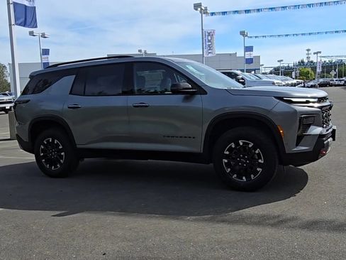 New 2026 Chevrolet Traverse Z71 w/ Enhanced Driving Package image 2