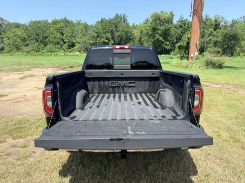 Used 2018 GMC Sierra 1500 SLT w/ Enhanced Driver Alert Package RWD image 9