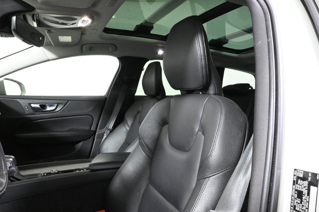 Used 2021 Volvo V60 T5 Cross Country AWD/4WD image 5