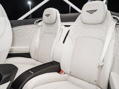Certified 2020 Bentley Continental GT V8 AWD/4WD image 21