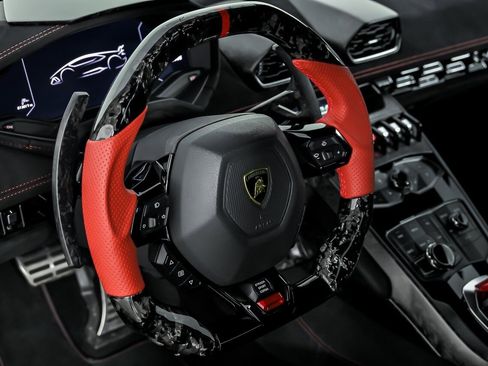 Used 2018 Lamborghini Huracan Performante AWD/4WD image 29