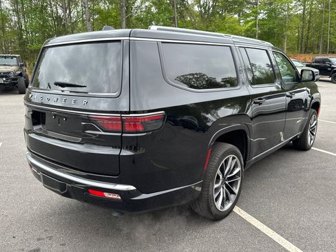 Used 2025 Jeep Wagoneer L Series III w/ Premium Group I image 5