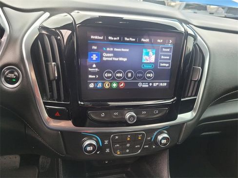 Used 2023 Chevrolet Traverse LT image 24