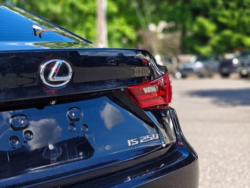 Used 2015 Lexus IS 250 RWD image 9