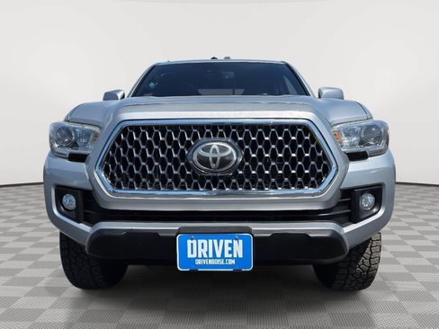 Used 2019 Toyota Tacoma TRD Off-Road w/ Technology Package AWD/4WD image 2