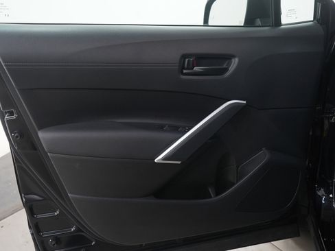 Used 2023 Toyota Corolla Cross LE image 19