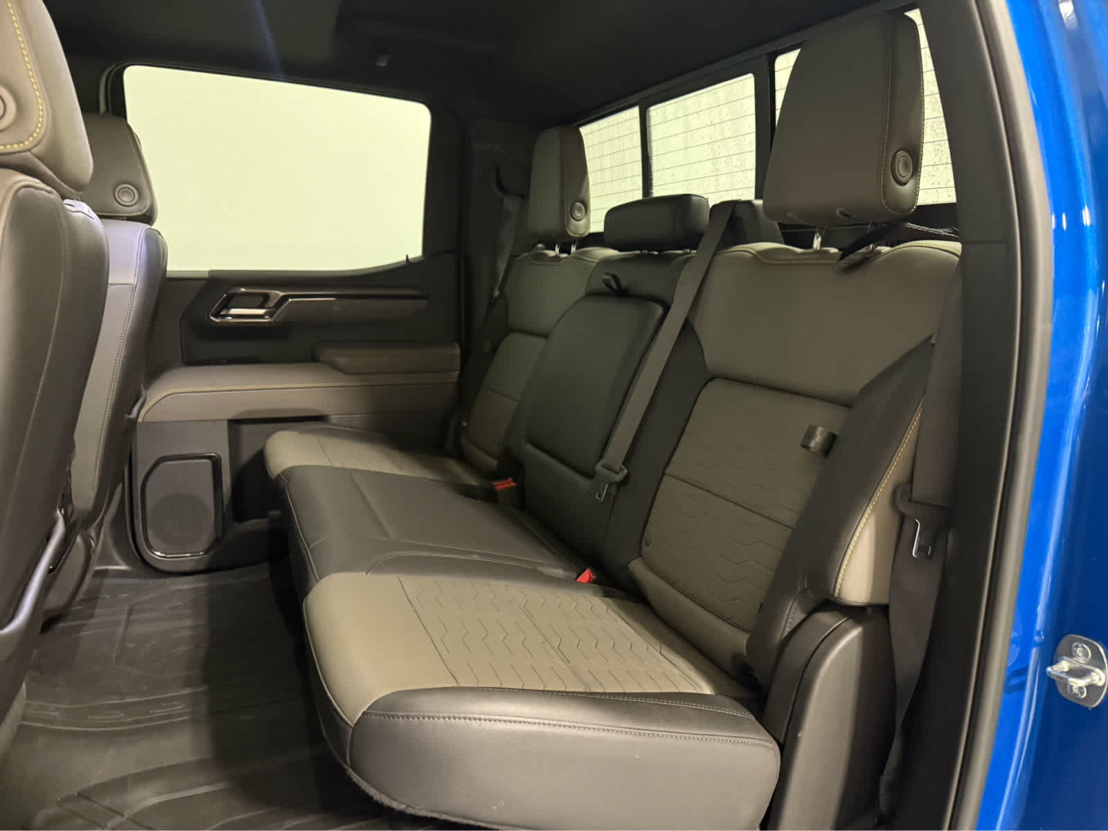 Used 2023 Chevrolet Silverado 1500 ZR2 w/ Technology Package AWD/4WD image 14