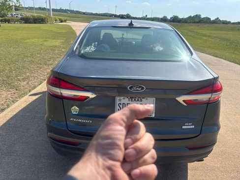 Used 2020 Ford Fusion SE FWD image 7