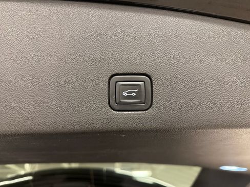 Used 2023 Cadillac XT6 Premium Luxury FWD image 20