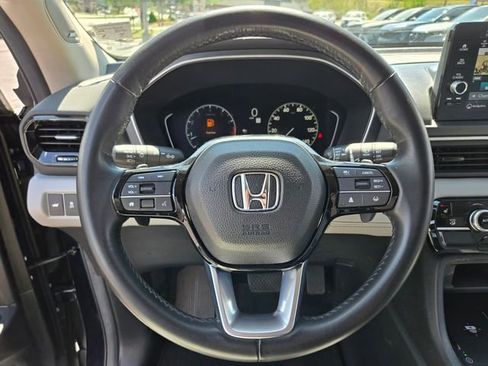 Used 2025 Honda Pilot Touring image 32