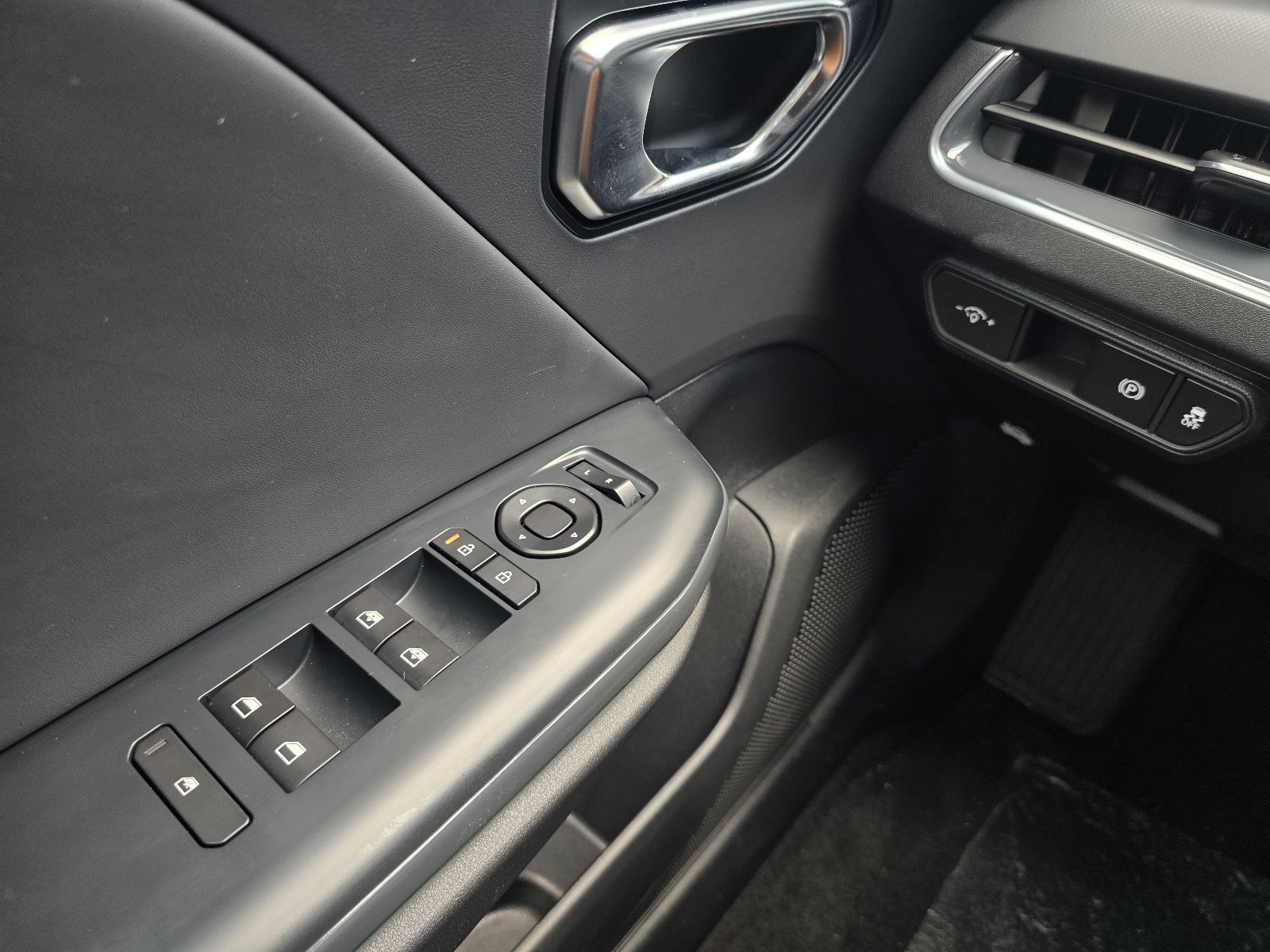 New 2026 Kia K4 EX FWD image 12